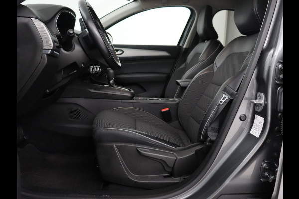 Renault Arkana 1.6 E-Tech Hybrid 145 Intens | Stoelverwarming | Adaptive cruise | Camera | Carplay | Stuurverwarming | Half leder | Navigatie | Climate control