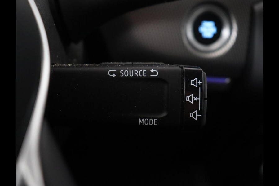 Renault Arkana 1.6 E-Tech Hybrid 145 Intens | Stoelverwarming | Adaptive cruise | Camera | Carplay | Stuurverwarming | Half leder | Navigatie | Climate control