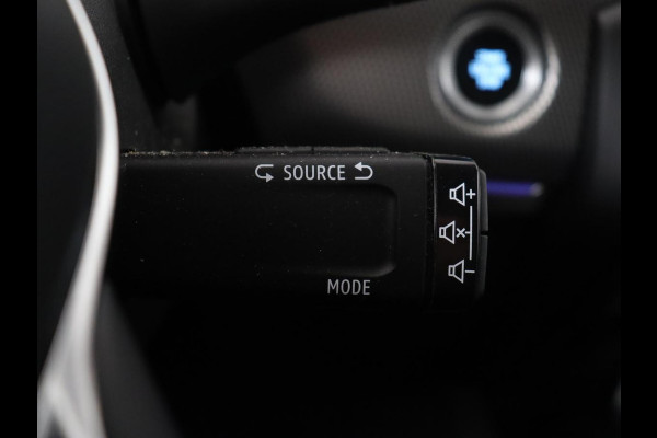 Renault Arkana 1.6 E-Tech Hybrid 145 Intens | Stoelverwarming | Adaptive cruise | Camera | Carplay | Stuurverwarming | Half leder | Navigatie | Climate control
