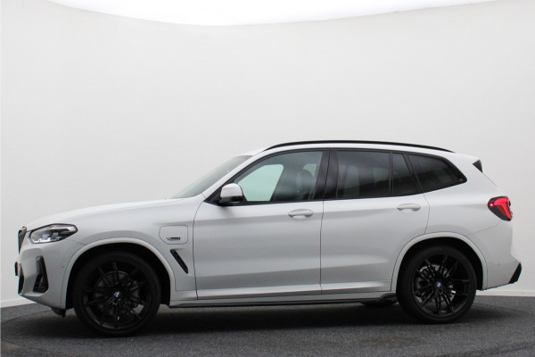 BMW X3 xDrive30e High Executive M-pakket Leer, Stoelverwarming, Camera, Cruise, Apple Carplay, LED, DAB, 21''