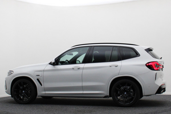 BMW X3 xDrive30e High Executive M-pakket Leer, Stoelverwarming, Camera, Cruise, Apple Carplay, LED, DAB, 21''
