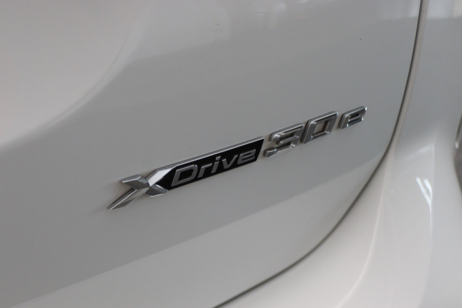 BMW X3 xDrive30e High Executive M-pakket Leer, Stoelverwarming, Camera, Cruise, Apple Carplay, LED, DAB, 21''