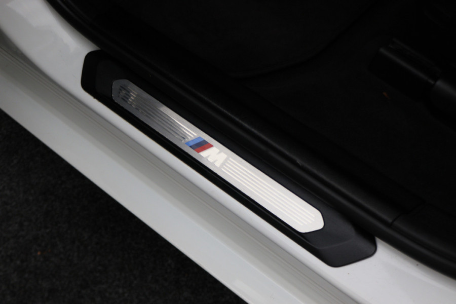 BMW X3 xDrive30e High Executive M-pakket Leer, Stoelverwarming, Camera, Cruise, Apple Carplay, LED, DAB, 21''