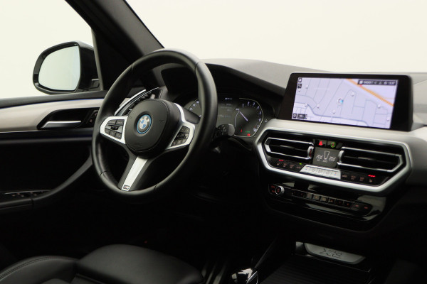 BMW X3 xDrive30e High Executive M-pakket Leer, Stoelverwarming, Camera, Cruise, Apple Carplay, LED, DAB, 21''
