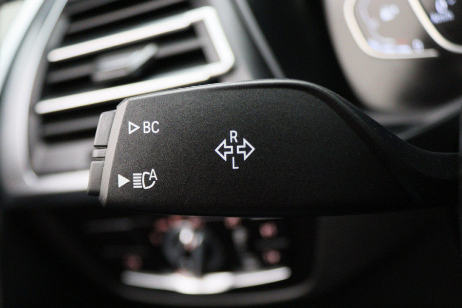 BMW X3 xDrive30e High Executive M-pakket Leer, Stoelverwarming, Camera, Cruise, Apple Carplay, LED, DAB, 21''