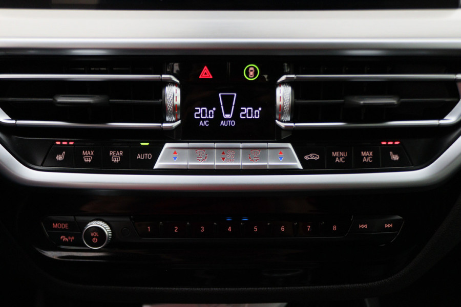 BMW X3 xDrive30e High Executive M-pakket Leer, Stoelverwarming, Camera, Cruise, Apple Carplay, LED, DAB, 21''