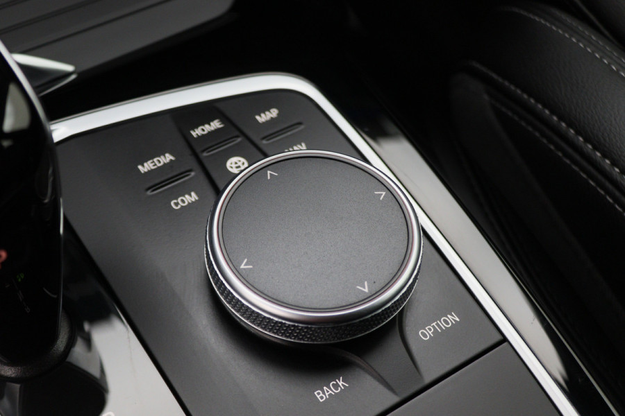 BMW X3 xDrive30e High Executive M-pakket Leer, Stoelverwarming, Camera, Cruise, Apple Carplay, LED, DAB, 21''