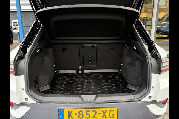 Volkswagen ID.4 Max 77 kWh | 92% SoH | Wegklapbare Trekhaak | Stoel-, Stuur- & Voorruitverwarming | Adaptive cruise control | Camera