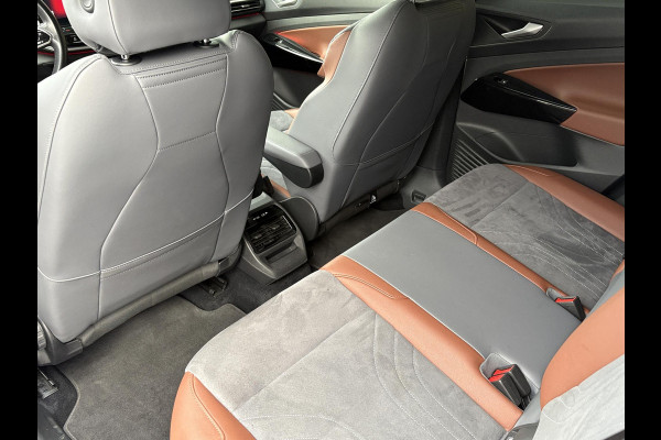 Volkswagen ID.4 Max 77 kWh | 92% SoH | Wegklapbare Trekhaak | Stoel-, Stuur- & Voorruitverwarming | Adaptive cruise control | Camera