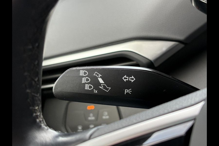 Volkswagen ID.4 Max 77 kWh | 92% SoH | Wegklapbare Trekhaak | Stoel-, Stuur- & Voorruitverwarming | Adaptive cruise control | Camera