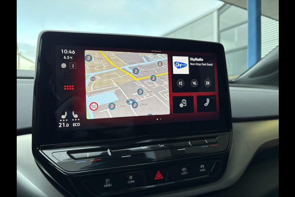 Volkswagen ID.4 Max 77 kWh | 92% SoH | Wegklapbare Trekhaak | Stoel-, Stuur- & Voorruitverwarming | Adaptive cruise control | Camera