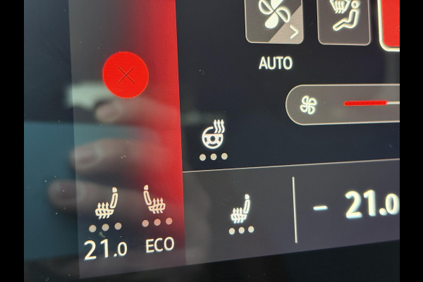 Volkswagen ID.4 Max 77 kWh | 92% SoH | Wegklapbare Trekhaak | Stoel-, Stuur- & Voorruitverwarming | Adaptive cruise control | Camera