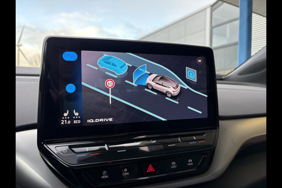 Volkswagen ID.4 Max 77 kWh | 92% SoH | Wegklapbare Trekhaak | Stoel-, Stuur- & Voorruitverwarming | Adaptive cruise control | Camera
