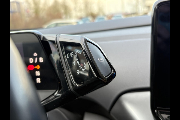 Volkswagen ID.4 Max 77 kWh | 92% SoH | Wegklapbare Trekhaak | Stoel-, Stuur- & Voorruitverwarming | Adaptive cruise control | Camera