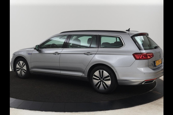 Volkswagen Passat 1.4 TSI PHEV GTE | Stoelverwarming | Virtual Cockpit | Massage | Memory | Carplay | Camera | Matrix LED | Navigatie | Parkeerhulp | Adaptive cruise | Plug In