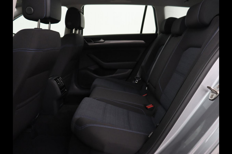 Volkswagen Passat 1.4 TSI PHEV GTE | Stoelverwarming | Virtual Cockpit | Massage | Memory | Carplay | Camera | Matrix LED | Navigatie | Parkeerhulp | Adaptive cruise | Plug In