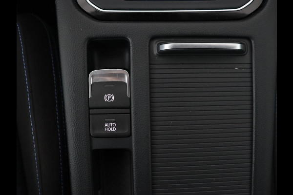 Volkswagen Passat 1.4 TSI PHEV GTE | Stoelverwarming | Virtual Cockpit | Massage | Memory | Carplay | Camera | Matrix LED | Navigatie | Parkeerhulp | Adaptive cruise | Plug In