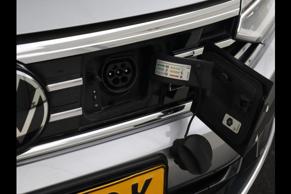 Volkswagen Passat 1.4 TSI PHEV GTE | Stoelverwarming | Virtual Cockpit | Massage | Memory | Carplay | Camera | Matrix LED | Navigatie | Parkeerhulp | Adaptive cruise | Plug In