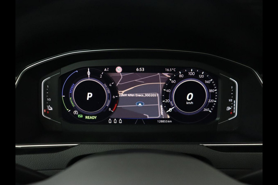Volkswagen Passat 1.4 TSI PHEV GTE | Stoelverwarming | Virtual Cockpit | Massage | Memory | Carplay | Camera | Matrix LED | Navigatie | Parkeerhulp | Adaptive cruise | Plug In