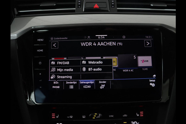 Volkswagen Passat 1.4 TSI PHEV GTE | Stoelverwarming | Virtual Cockpit | Massage | Memory | Carplay | Camera | Matrix LED | Navigatie | Parkeerhulp | Adaptive cruise | Plug In