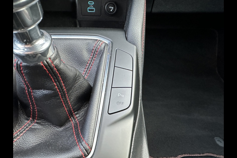 Ford Kuga 1.5 EcoB. ST-Line X TREKHAAK! TECHPACK! WINTERPACK!