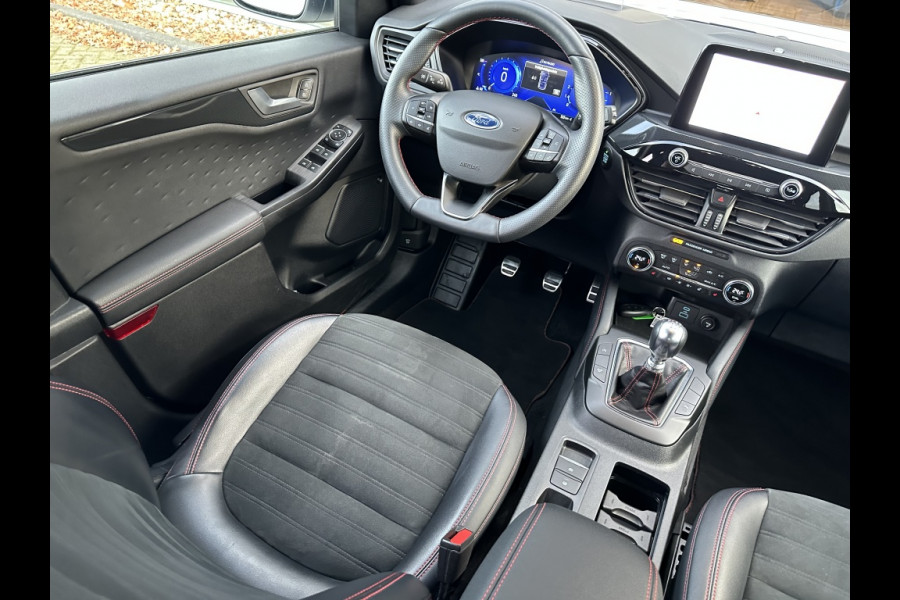 Ford Kuga 1.5 EcoB. ST-Line X TREKHAAK! TECHPACK! WINTERPACK!