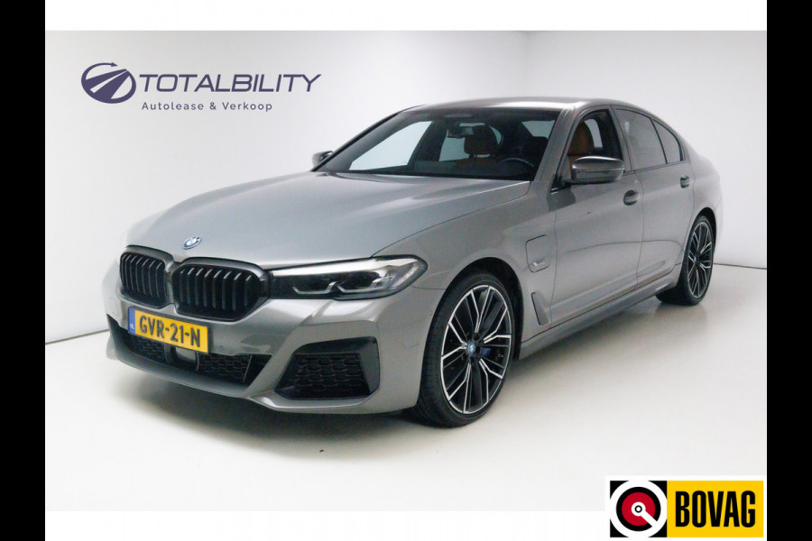 BMW 5 Serie 545e xDrive automaat 394 PK M-Sport M-performance parts Shadowline, Stoel + Stuurverw. 20" LMV, Ambiance verlichting, Driver assist
