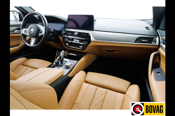 BMW 5 Serie 545e xDrive automaat 394 PK M-Sport M-performance parts Shadowline, Stoel + Stuurverw. 20" LMV, Ambiance verlichting, Driver assist