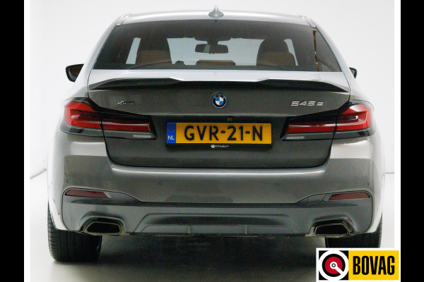 BMW 5 Serie 545e xDrive automaat 394 PK M-Sport M-performance parts Shadowline, Stoel + Stuurverw. 20" LMV, Ambiance verlichting, Driver assist