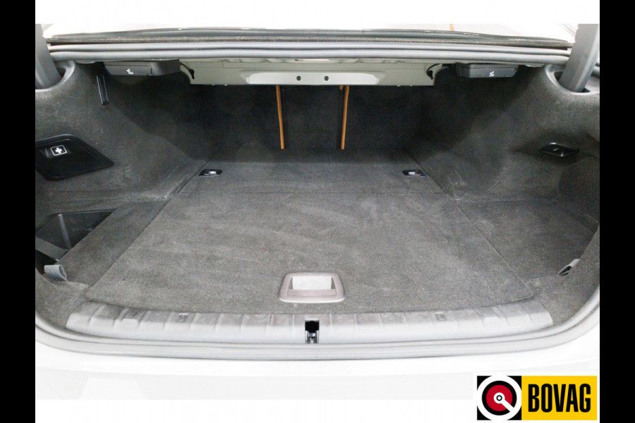 BMW 5 Serie 545e xDrive automaat 394 PK M-Sport M-performance parts Shadowline, Stoel + Stuurverw. 20" LMV, Ambiance verlichting, Driver assist