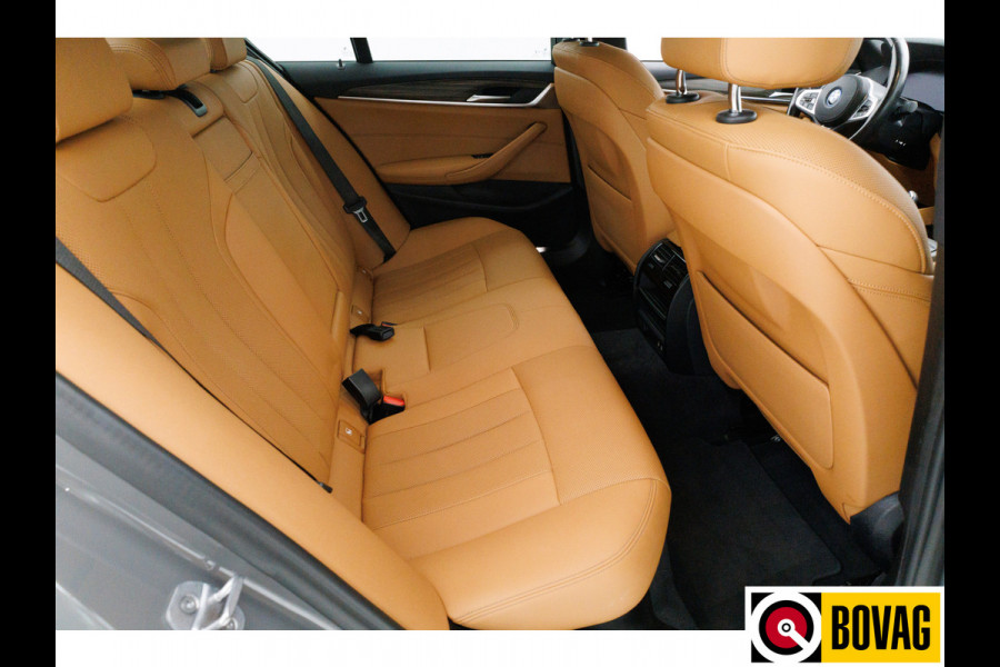 BMW 5 Serie 545e xDrive automaat 394 PK M-Sport M-performance parts Shadowline, Stoel + Stuurverw. 20" LMV, Ambiance verlichting, Driver assist