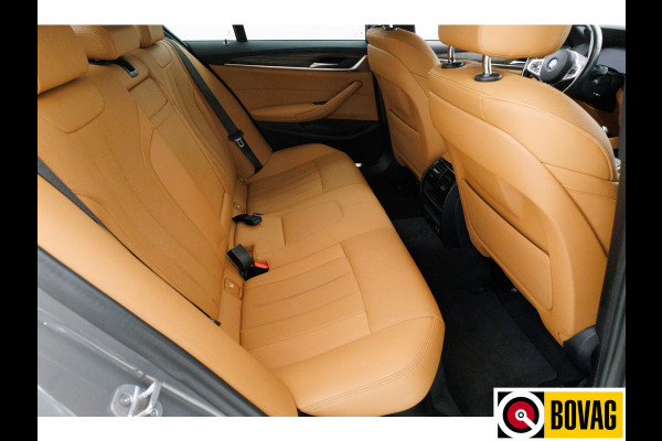 BMW 5 Serie 545e xDrive automaat 394 PK M-Sport M-performance parts Shadowline, Stoel + Stuurverw. 20" LMV, Ambiance verlichting, Driver assist