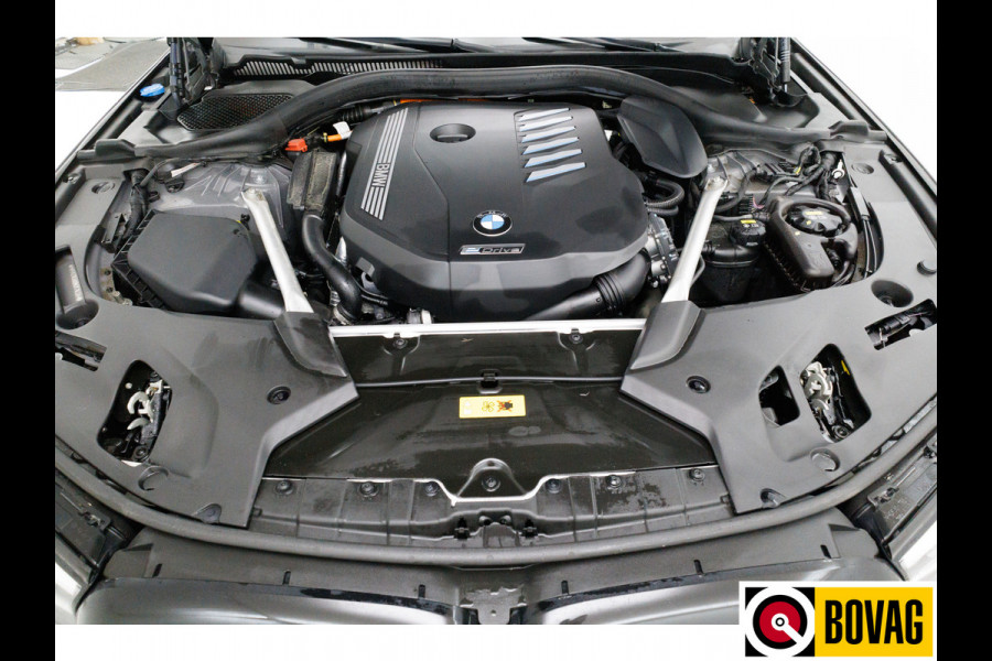BMW 5 Serie 545e xDrive automaat 394 PK M-Sport M-performance parts Shadowline, Stoel + Stuurverw. 20" LMV, Ambiance verlichting, Driver assist