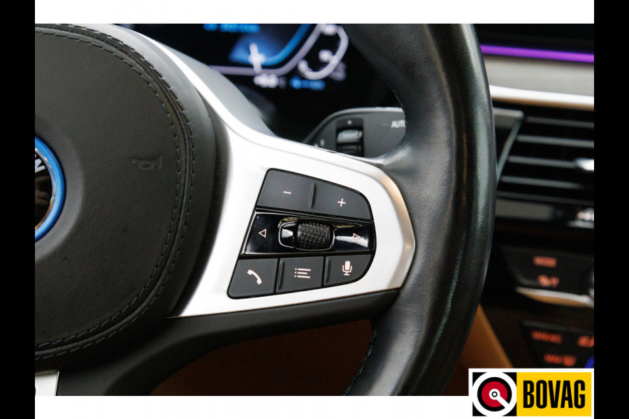 BMW 5 Serie 545e xDrive automaat 394 PK M-Sport M-performance parts Shadowline, Stoel + Stuurverw. 20" LMV, Ambiance verlichting, Driver assist