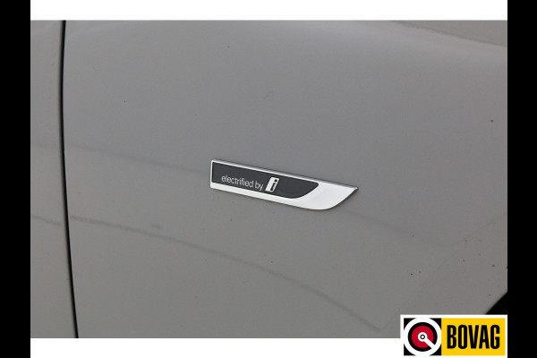 BMW 5 Serie 545e xDrive automaat 394 PK M-Sport M-performance parts Shadowline, Stoel + Stuurverw. 20" LMV, Ambiance verlichting, Driver assist