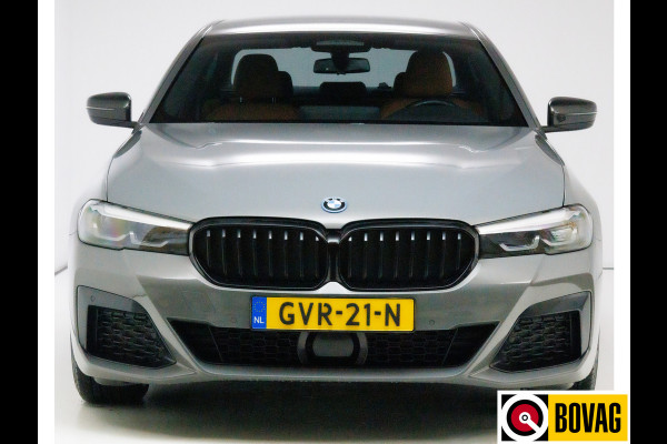 BMW 5 Serie 545e xDrive automaat 394 PK M-Sport M-performance parts Shadowline, Stoel + Stuurverw. 20" LMV, Ambiance verlichting, Driver assist