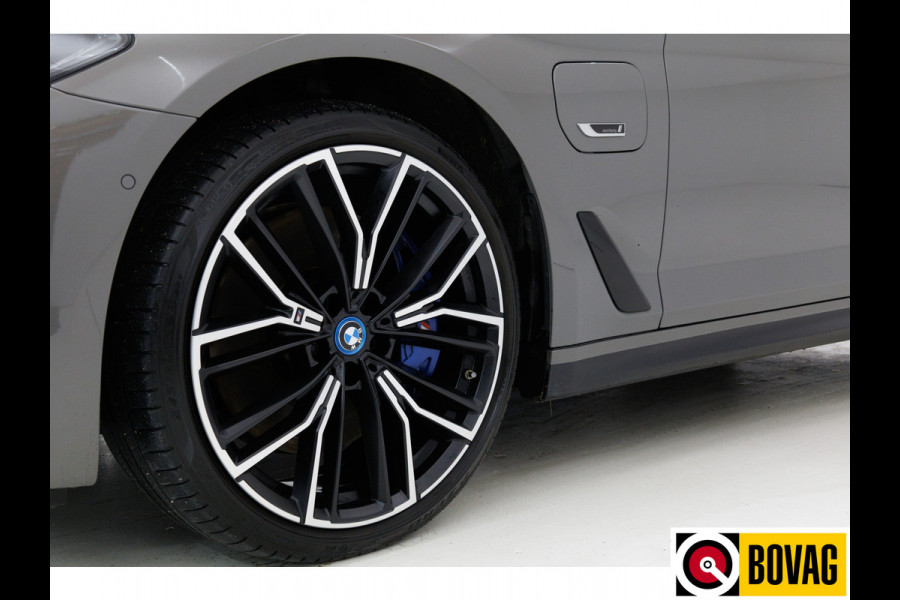 BMW 5 Serie 545e xDrive automaat 394 PK M-Sport M-performance parts Shadowline, Stoel + Stuurverw. 20" LMV, Ambiance verlichting, Driver assist