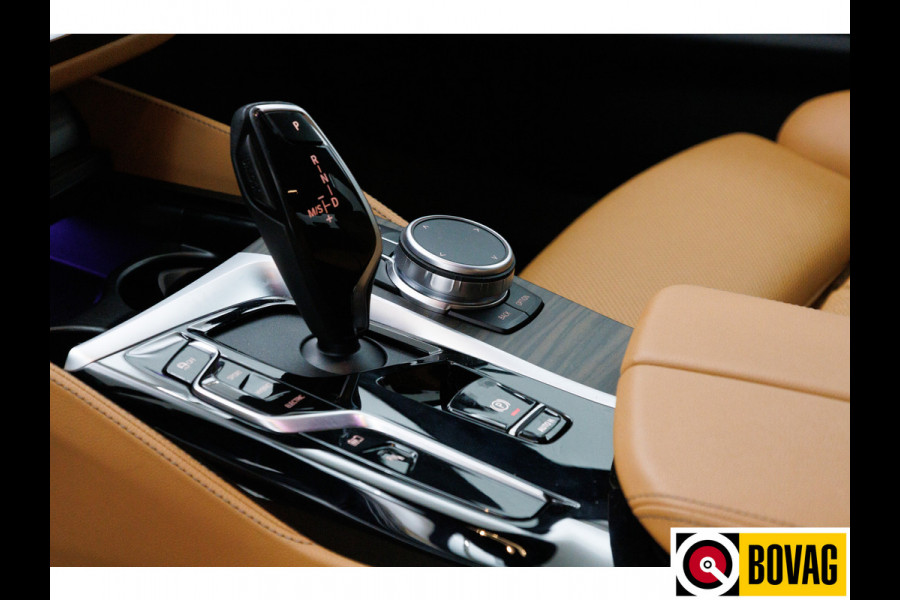 BMW 5 Serie 545e xDrive automaat 394 PK M-Sport M-performance parts Shadowline, Stoel + Stuurverw. 20" LMV, Ambiance verlichting, Driver assist