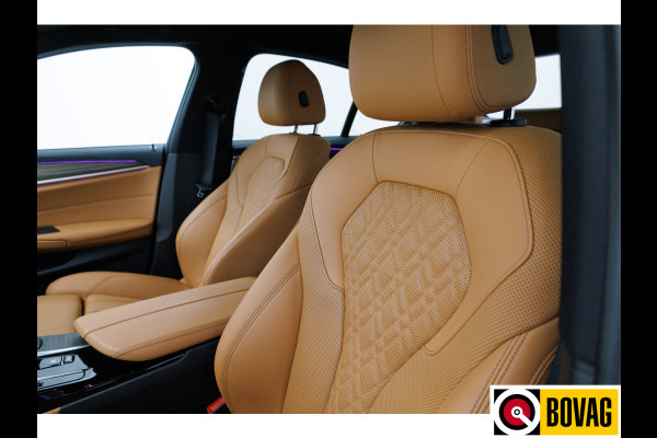 BMW 5 Serie 545e xDrive automaat 394 PK M-Sport M-performance parts Shadowline, Stoel + Stuurverw. 20" LMV, Ambiance verlichting, Driver assist