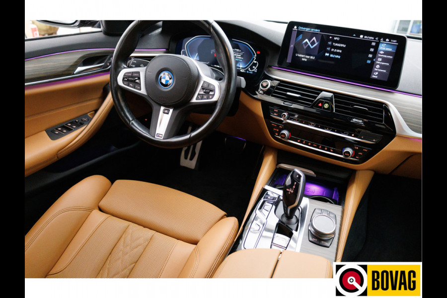 BMW 5 Serie 545e xDrive automaat 394 PK M-Sport M-performance parts Shadowline, Stoel + Stuurverw. 20" LMV, Ambiance verlichting, Driver assist