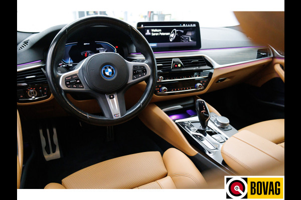 BMW 5 Serie 545e xDrive automaat 394 PK M-Sport M-performance parts Shadowline, Stoel + Stuurverw. 20" LMV, Ambiance verlichting, Driver assist