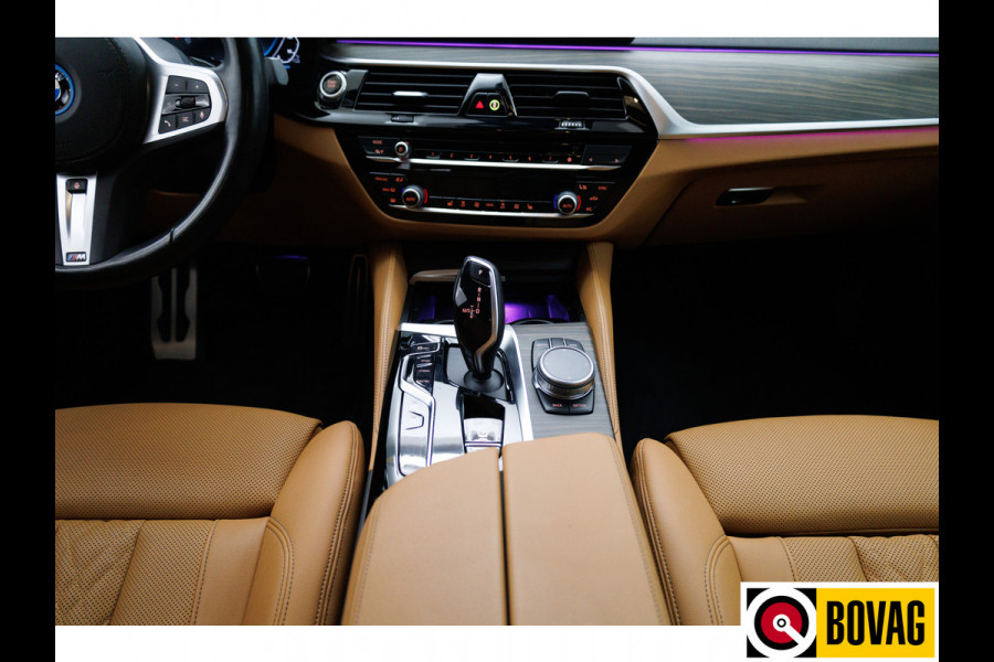 BMW 5 Serie 545e xDrive automaat 394 PK M-Sport M-performance parts Shadowline, Stoel + Stuurverw. 20" LMV, Ambiance verlichting, Driver assist