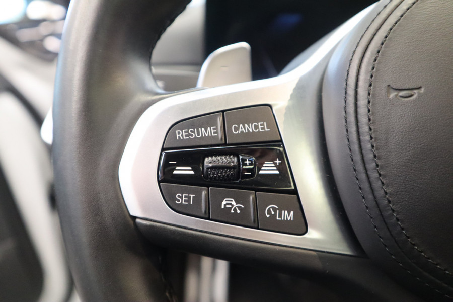 BMW 3-serie 330e xDrive ACC Head-UP Leder Elek. stoelen M sport Schuif/kanteldak 24 maanden garantie mogelijk (*vraag naar de voorwaarden)