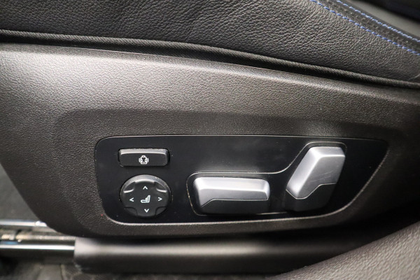 BMW 3-serie 330e xDrive ACC Head-UP Leder Elek. stoelen M sport Schuif/kanteldak 24 maanden garantie mogelijk (*vraag naar de voorwaarden)