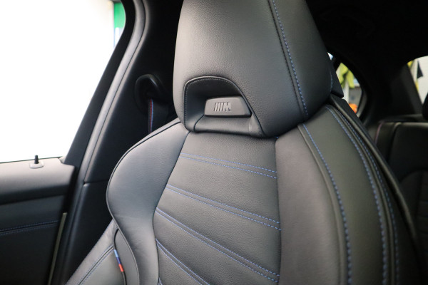 BMW 3-serie 330e xDrive ACC Head-UP Leder Elek. stoelen M sport Schuif/kanteldak 24 maanden garantie mogelijk (*vraag naar de voorwaarden)