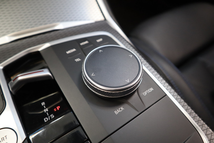 BMW 3-serie 330e xDrive ACC Head-UP Leder Elek. stoelen M sport Schuif/kanteldak 24 maanden garantie mogelijk (*vraag naar de voorwaarden)