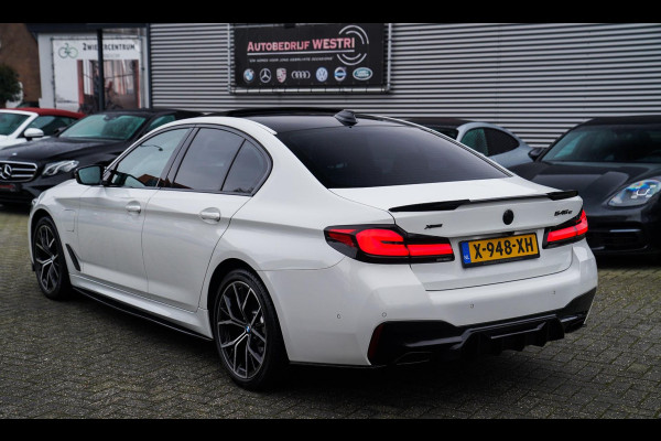 BMW 5 Serie 545e xDrive Business Edition Plus | M-pakket | BTW | Panorama | Bowers&Wilkins | Sfeerverlichting | M-performance |