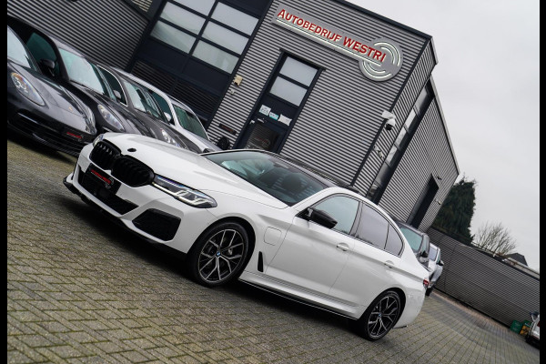BMW 5 Serie 545e xDrive Business Edition Plus | M-pakket | BTW | Panorama | Bowers&Wilkins | Sfeerverlichting | M-performance |