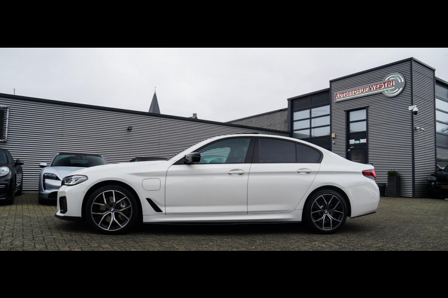 BMW 5 Serie 545e xDrive Business Edition Plus | M-pakket | BTW | Panorama | Bowers&Wilkins | Sfeerverlichting | M-performance |