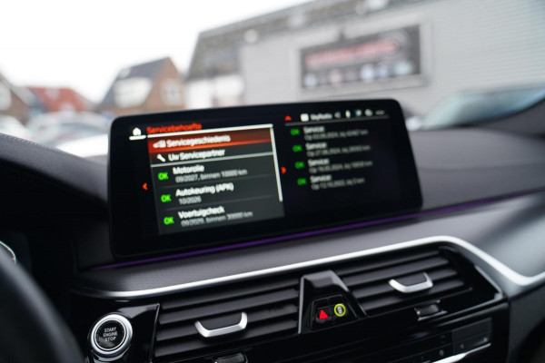BMW 5 Serie 545e xDrive Business Edition Plus | M-pakket | BTW | Panorama | Bowers&Wilkins | Sfeerverlichting | M-performance |